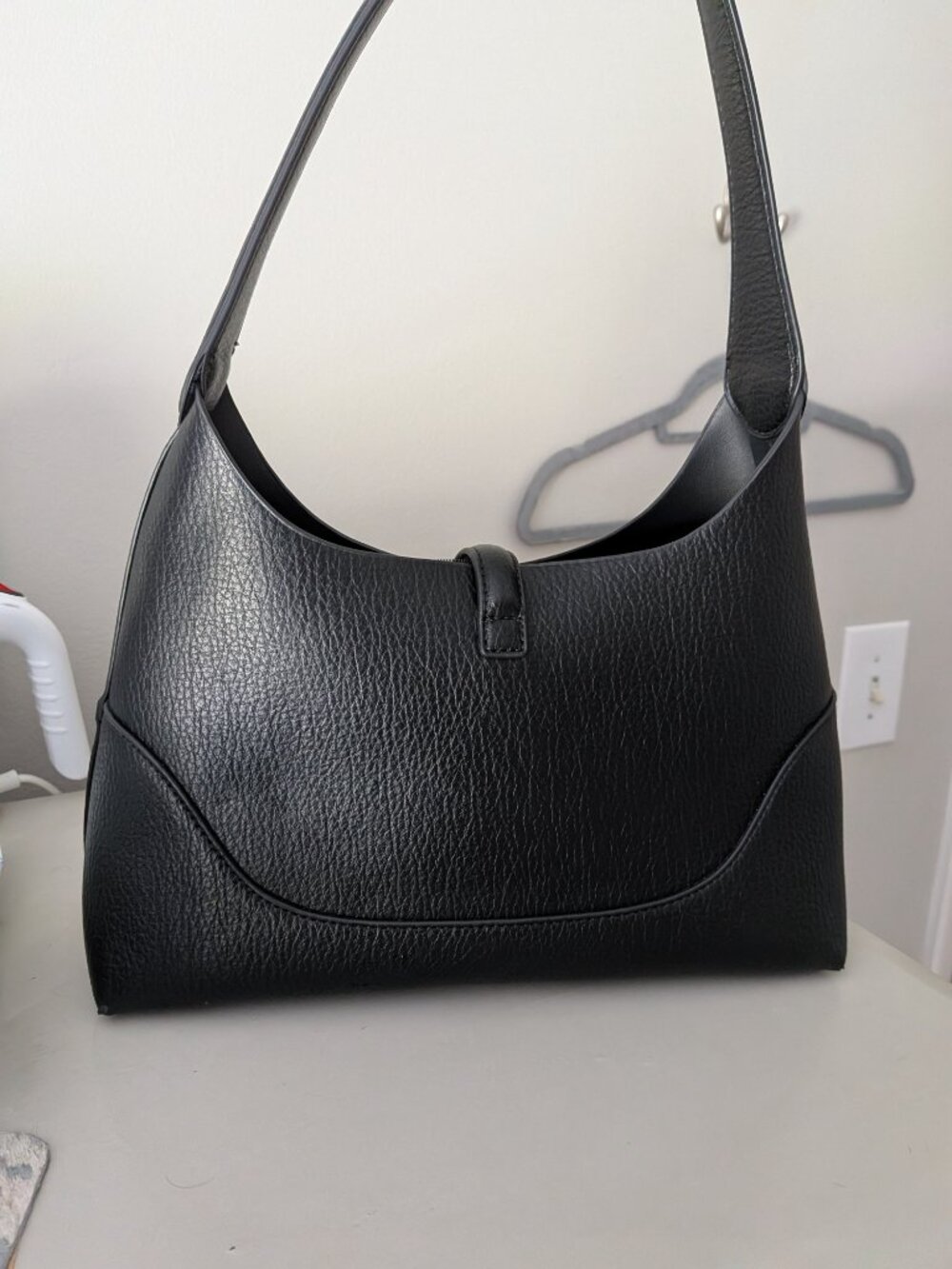 Mistique Black Pebbled Leather Curved Shoulder Bag | Gold Hardware NWOT - Picture 2 of 5